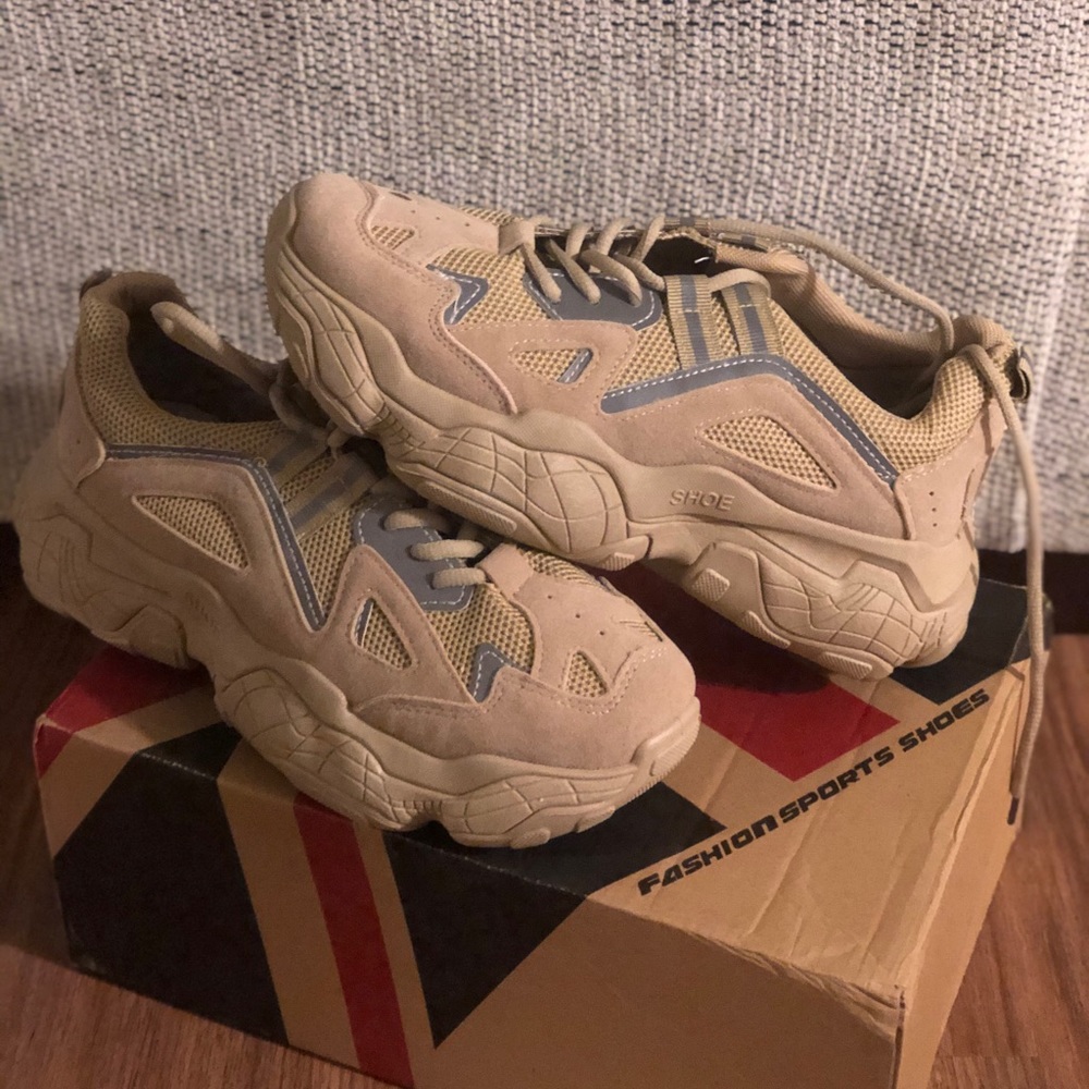 Sport shoes